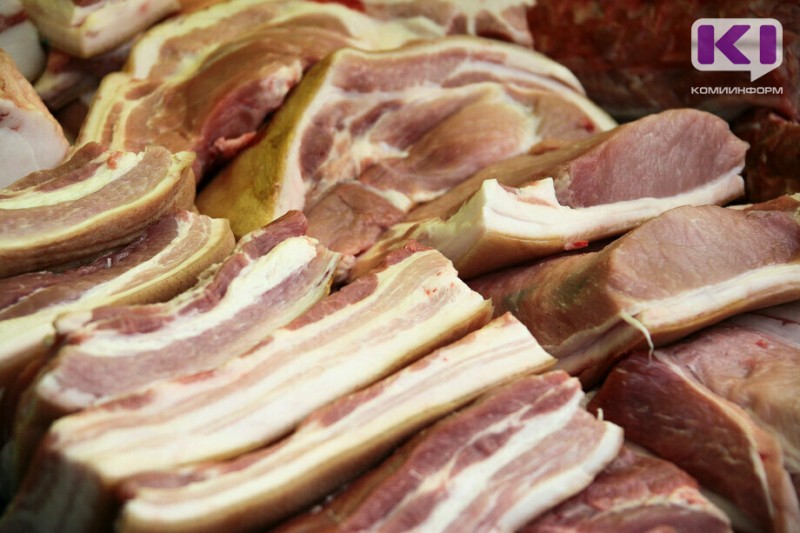Жители Сыктывкара обеспокоены слухами о зараженной свинине в торговых точках