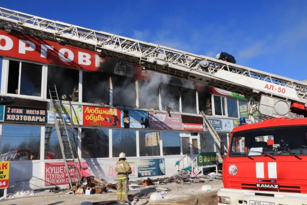 В Сыктывкаре потушили пожар в ТЦ 