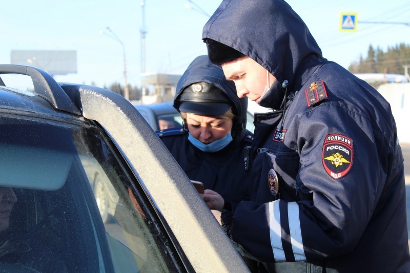 В Сыктывкаре судебные приставы арестовали 15 автомобилей 