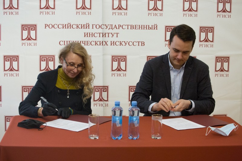 В преддверии Дня театра Минкультуры Коми и РГИСИ подписали соглашение о сотрудничестве