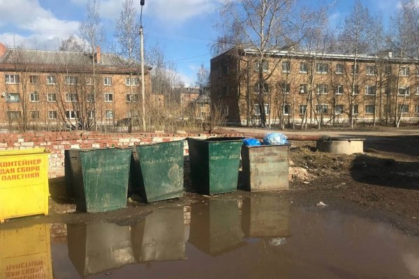 В Коми после обращения активистов Народного фронта власти организовали ликвидацию свалки в центре поселка Дальний 