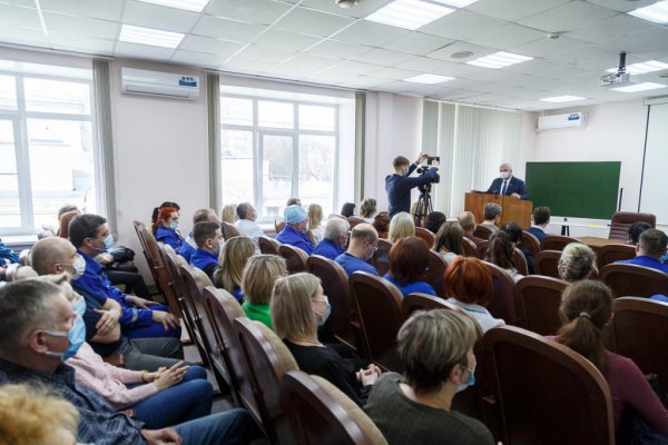 Владимир Уйба поздравил работников службы скорой медицинской помощи Коми с профессиональным праздником