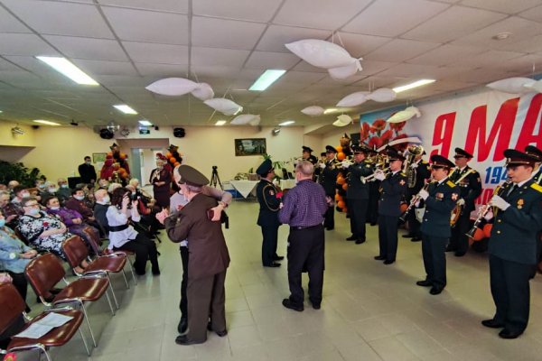 Военный оркестр Росгвардии Коми выступил с концертом для ветеранов

