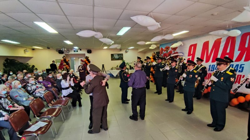 Военный оркестр Росгвардии Коми выступил с концертом для ветеранов

