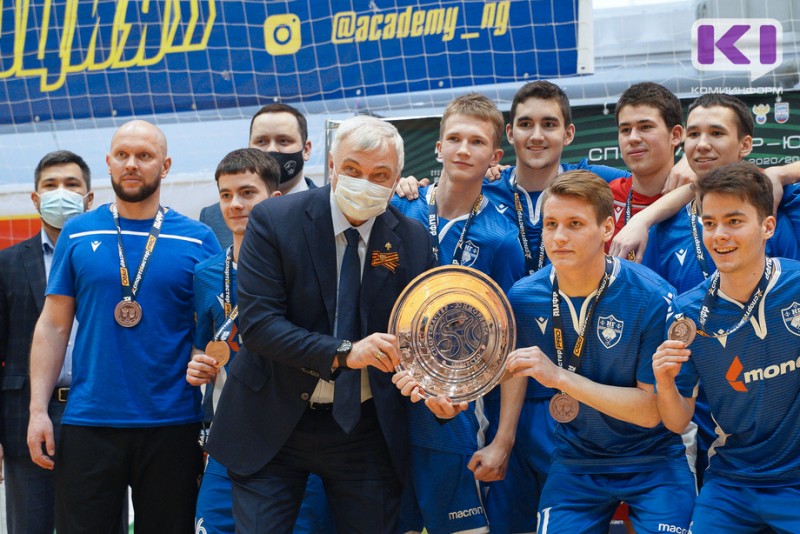В Коми появятся новые универсальные спортзалы для мини-футбола, волейбола и баскетбола - Владимир Уйба