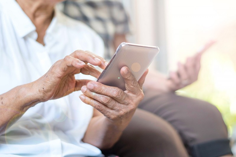 В Коми пенсионерам предложили скидку на мобильную связь