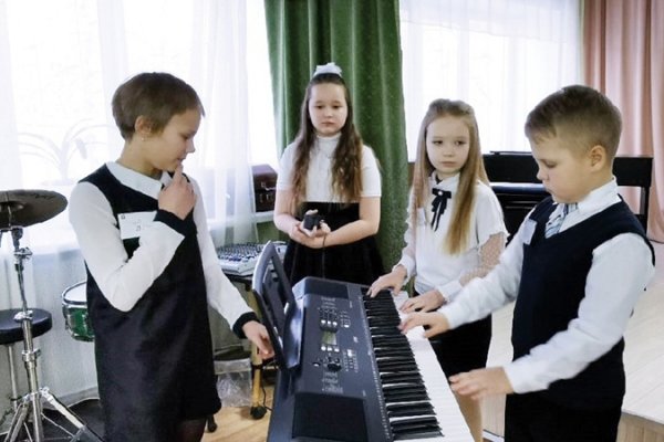 Для юных музыкантов из Нижнего Одеса приобрели новые синтезаторы