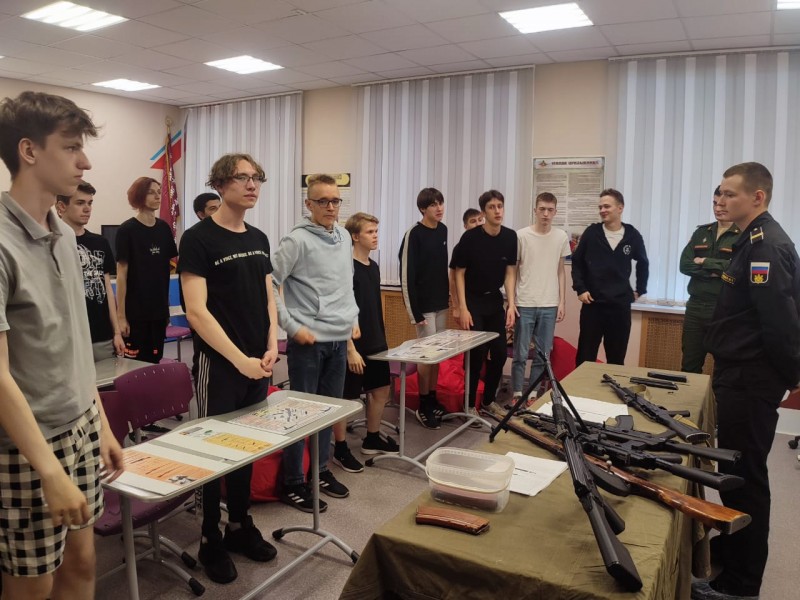 Старшеклассники Сыктывкара проходят учебные сборы по основам военной службы
