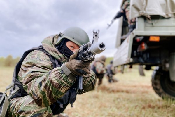 Сыктывкарский ОМОН на полевом выходе отработал задержание преступников 