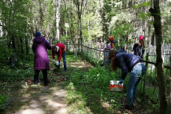 На сыктывкарском кладбище общественники благоустроили места захоронения видных деятелей Коми