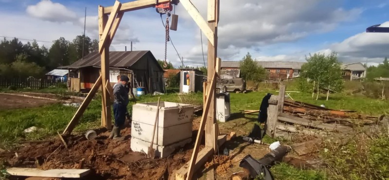 В селах Княжпогостского района обновляют колодцы