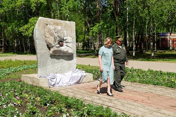 В Сыктывкаре открыли памятник ликвидаторам катастрофы на Чернобыльской атомной электростанции  