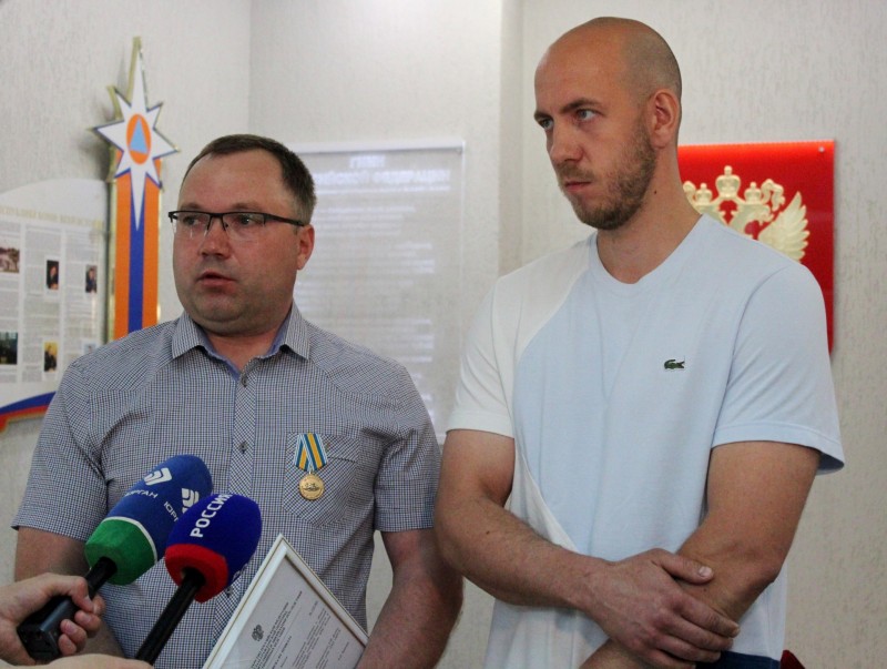 Двум жителям Корткеросского района Коми вручены медали МЧС "За спасение погибающих на водах"
