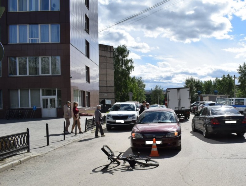 В Ухте в ДТП пострадал несовершеннолетний велосипедист 

