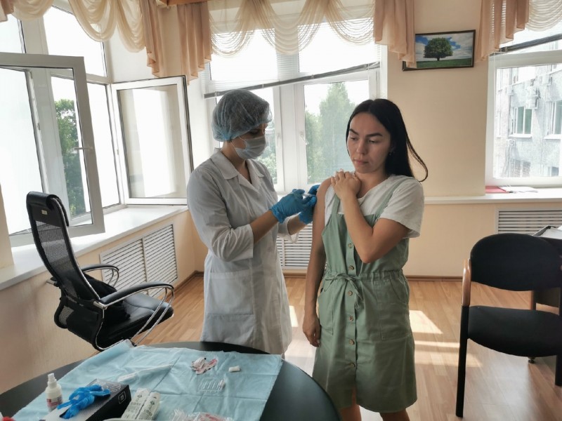 Сотрудники Минэкономразвития Республики Коми сделали прививки от коронавируса