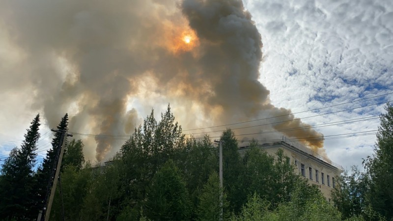 В Печоре горело старое здание больницы