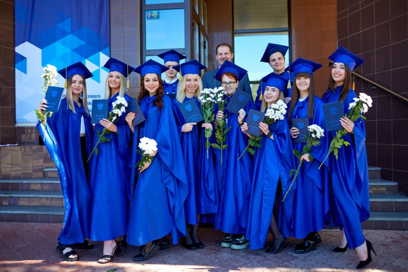 Руководство АО "Транснефть - Север" вручило дипломы выпускникам УГТУ