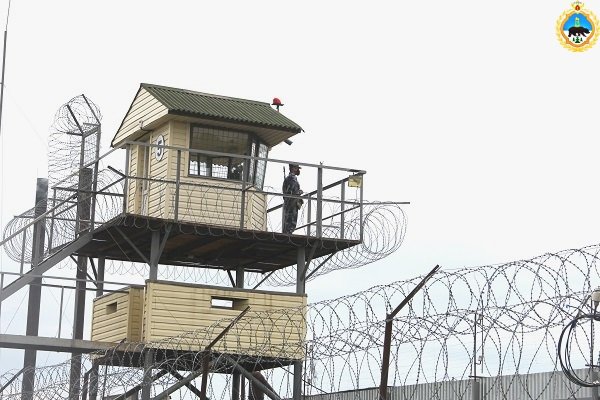 Как охранники несут службу в колониях Коми