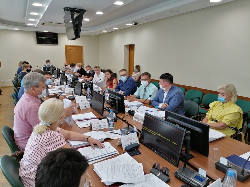 Депутаты Совета Сыктывкара актуализировали требования, предъявляемые к своим помощникам