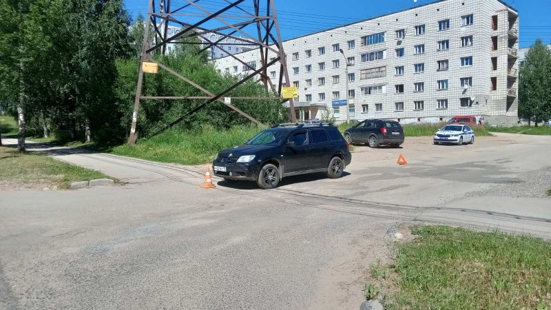 В Сыктывкаре водитель на кроссовере сбил несовершеннолетнего велосипедиста