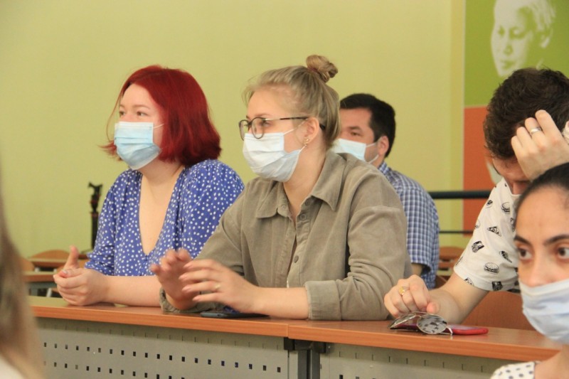 В Коми выпускников-медиков пригласили работать в пунктах вакцинации