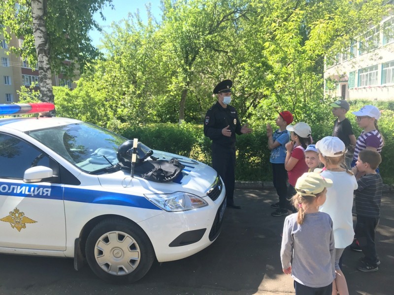 Автоинспекторы Сыктывкара побывали в гостях у воспитанников детского дома