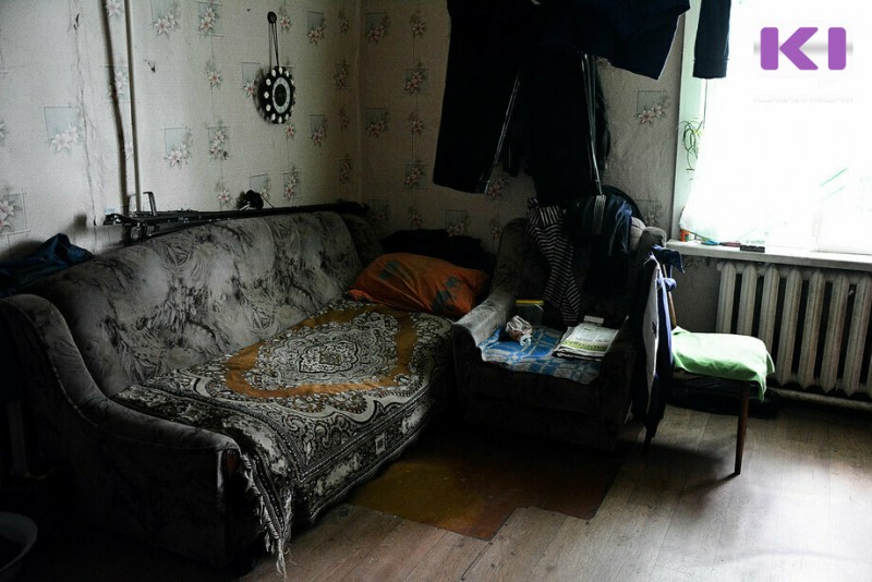 В Сыктывкаре кировчанка выкрала из дивана 90-летней пенсионерки 130 тысяч рублей