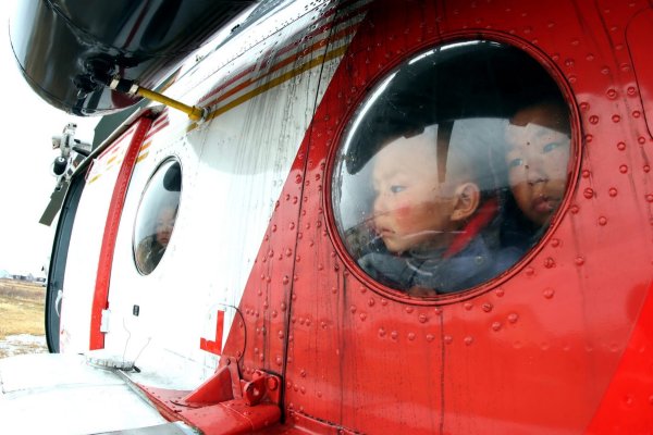 В Коми детей оленеводов доставили к родителям в тундру