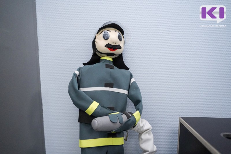 Около 300 школьников Коми провели каникулы в летних трудовых дружинах "Юный пожарный"