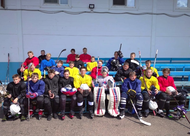 Юные хоккеисты из Сыктывкара отправились на сборы благодаря поддержке ЛУКОЙЛа

