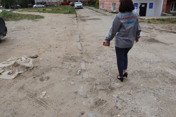 Активисты ОНФ в Коми обратили внимание мэрии Сыктывкара на опасный путь детей в школу № 24