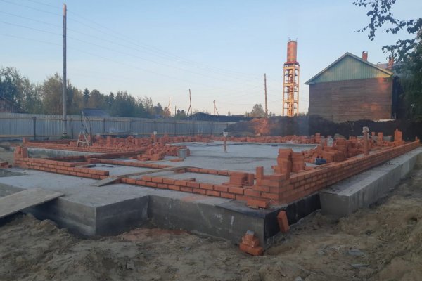 В усинском селе Усть-Уса ведется строительство общественной бани