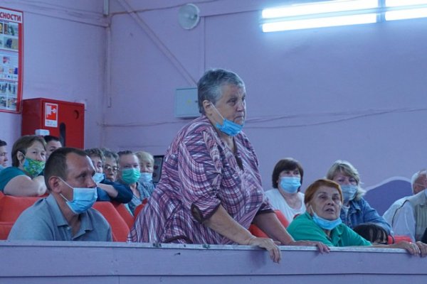 В сыктывкарском поселке Краснозатонский продолжаются встречи с жителями аварийных домов


