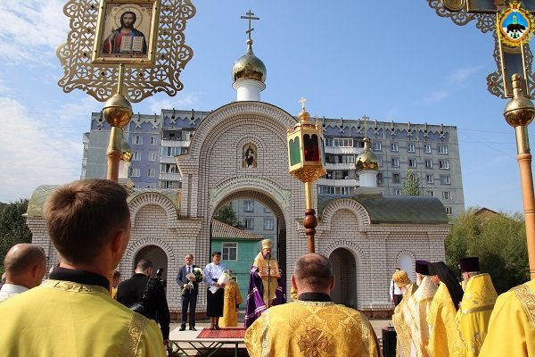 В Свято-Стефановском кафедральном соборе открыли новые главные ворота