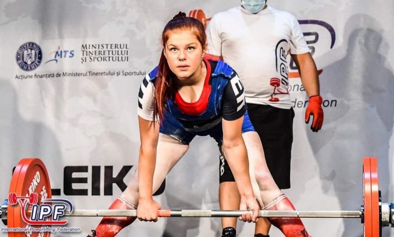 Сыктывкарка Анжелика Оботурова победила на первенстве мира по пауэрлифтингу
