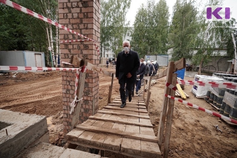 Полпред президента СЗФО осмотрел строящийся Тентюковский дом-интернат для престарелых 