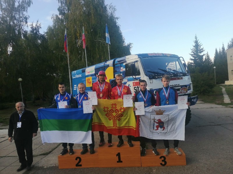 Команда Коми завоевала серебро на чемпионате России по спортивному туризму