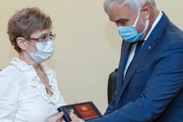 Глава Коми Владимир Уйба наградил сотрудников компании 