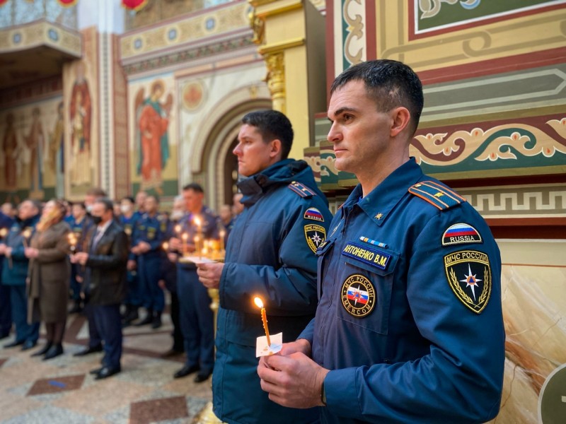 Сыктывкарская епархия отслужила молебен по трагически погибшему руководителю МЧС России 
