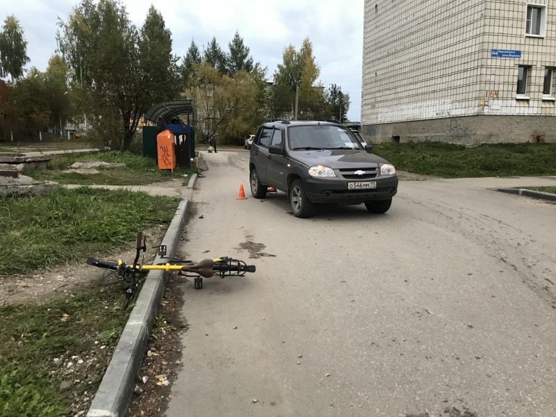 В Сыктывкаре в ДТП пострадала 12-летняя девочка на велосипеде