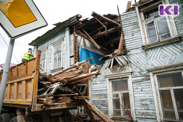 В Сыктывкаре признали аварийными чертову дюжину домов