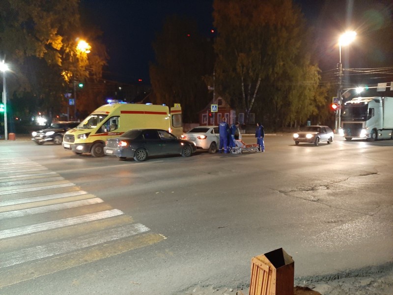 В Сыктывкаре из-за неопытного водителя пострадала женщина 