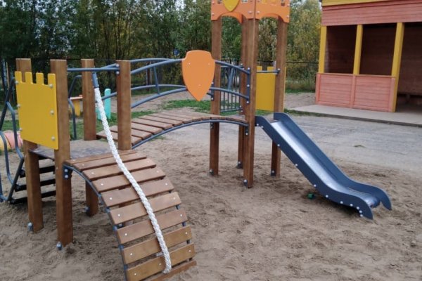 В двух детских садах Троицко-Печорска появились экологичные и безопасные игровые площадки 