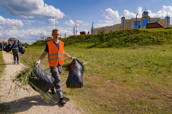 Более 1000 мешков мусора собрали сотрудники ООО 
