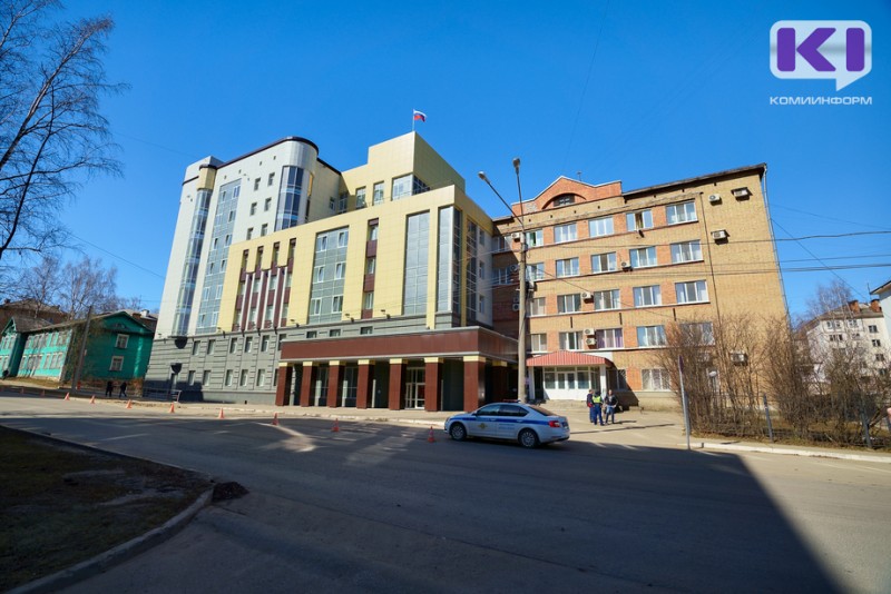Сыктывкарский суд решит вопрос об аресте женщины-водителя, насмерть сбившей пешехода