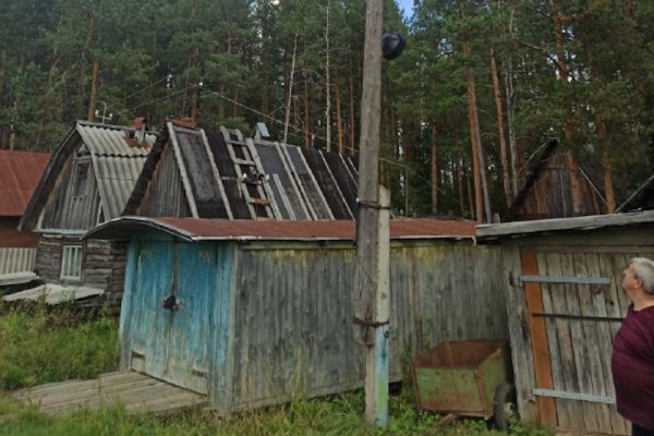 Решаем вместе: в ухтинском поселке Боровой демонтировали аварийно опасную опору ЛЭП