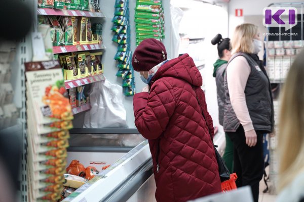 В Коми за неделю подорожали помидоры и чай, но подешевели колбаса и сыр