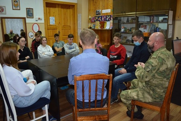 Полицейские и общественники Сыктывкара обсудили с ребятами подшефного детского дома вопросы здорового образа жизни