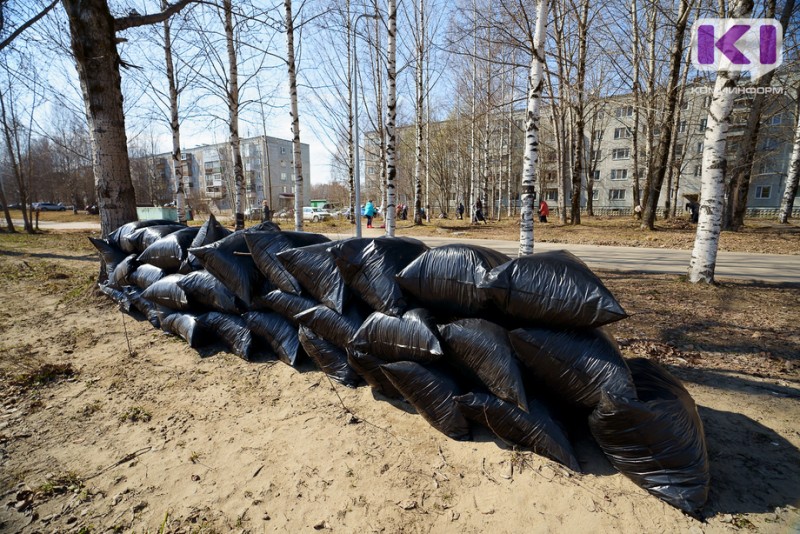 Решаем вместе: в Сыктывкаре вывезли сотни мешков мусора, собранного активистами
