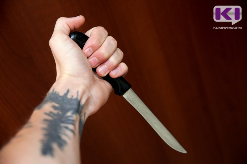 Угрожавший ножом участковому сыктывкарец заключен под стражу